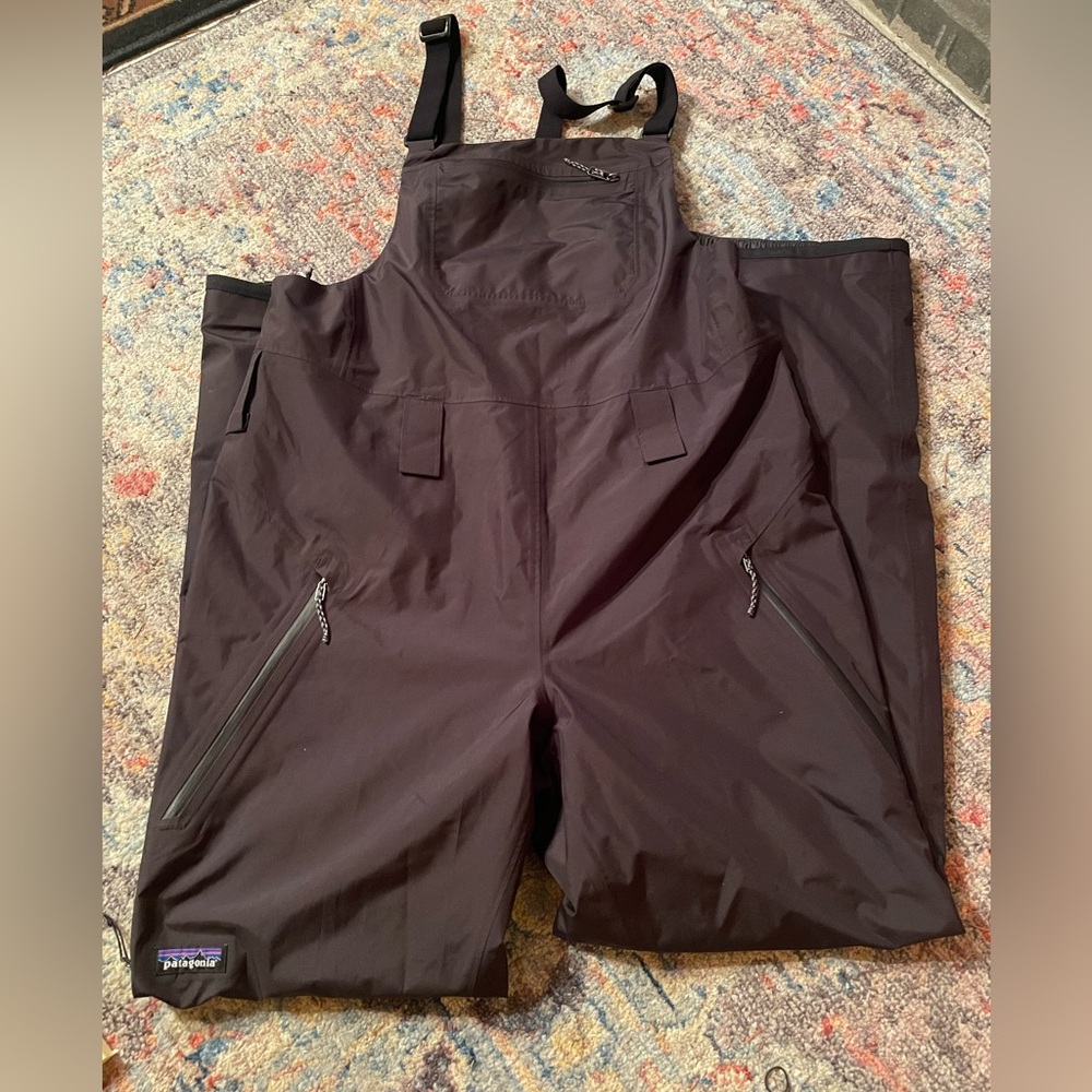 Patagonia Black Powder Town Bibs. - Picture 10 of 10